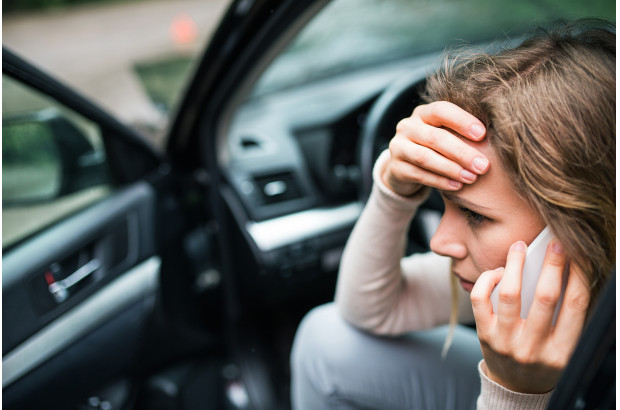 ¡No dejes que una batería descargada detenga tu viaje! Aprende a revivir tu coche y mantenlo en marcha