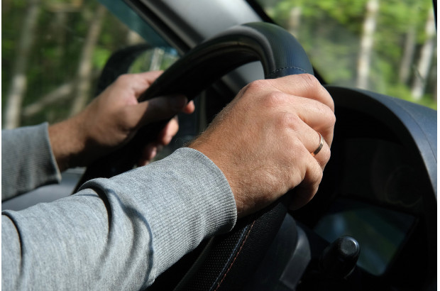 Si tú coche es manual, estas son las cosas que debes evitar hacer